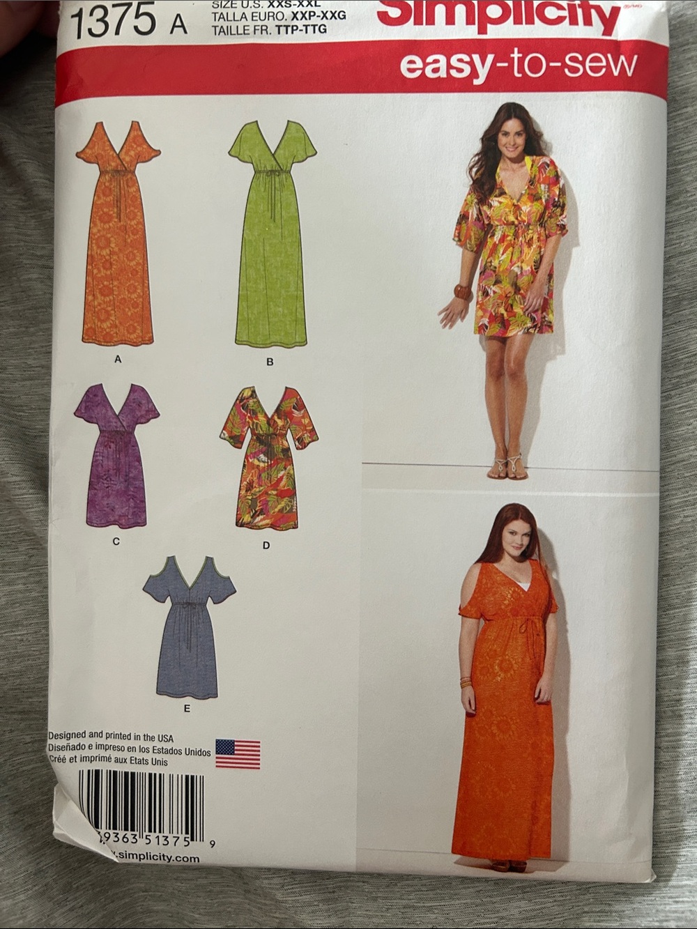 12 sewing patterns - Picture 10 of 13